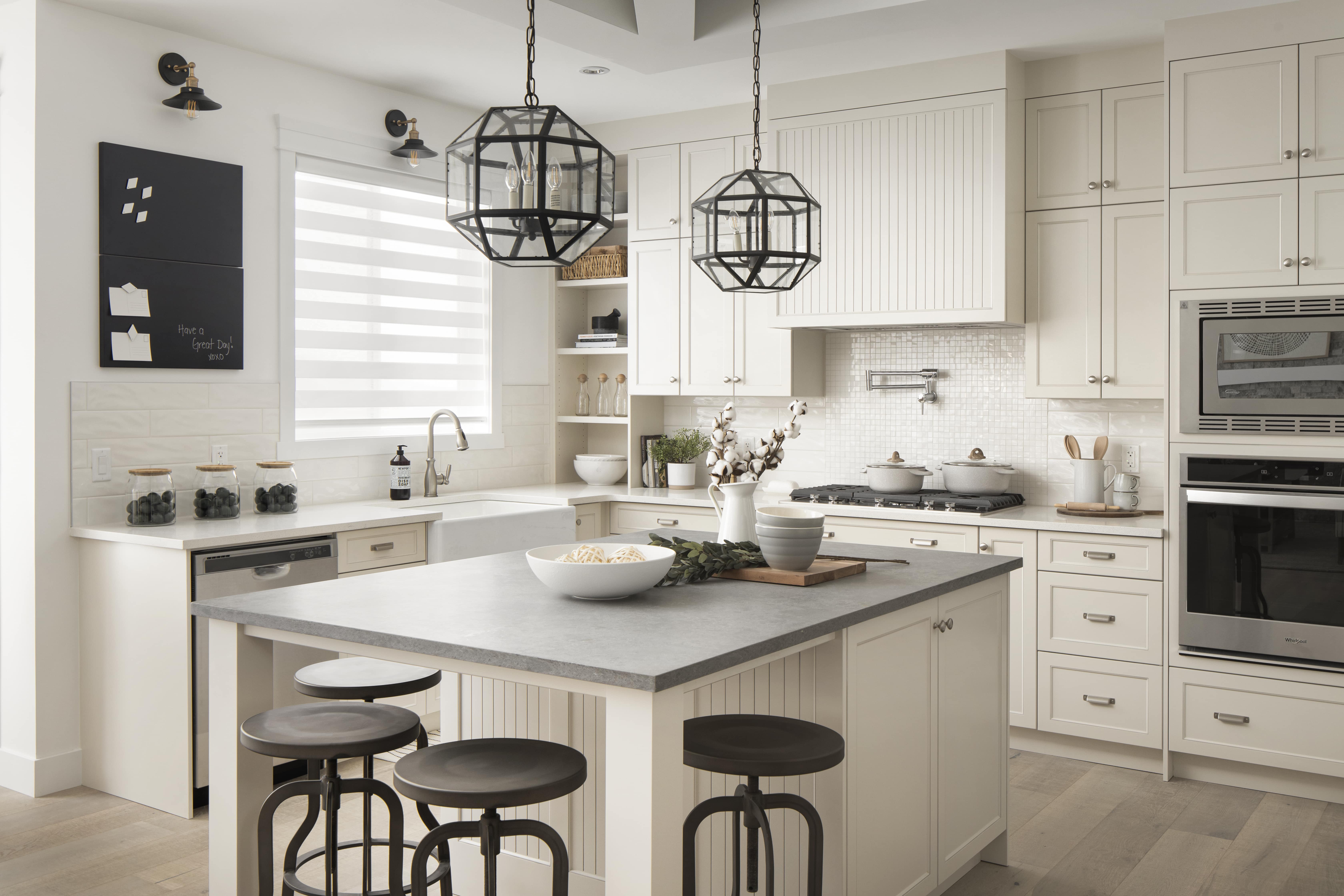 Luxuria_Homes_Builder_Calgary_Airdrie_Edmonton_Chestermere_Strathmore14-min
